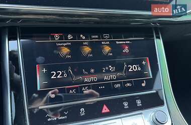 Позашляховик / Кросовер Audi Q7 2022 в 