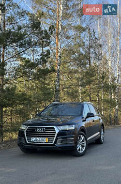 Позашляховик / Кросовер Audi Q7 2017 в Рокитному