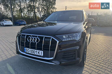 Внедорожник / Кроссовер Audi Q7 2023 в 