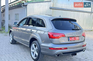Позашляховик / Кросовер Audi Q7 2012 в 