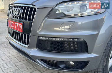 Позашляховик / Кросовер Audi Q7 2012 в 