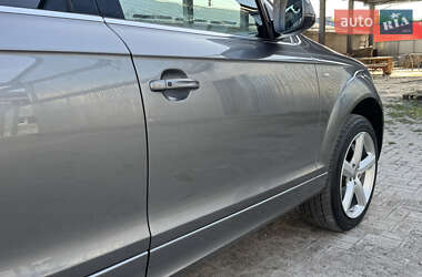 Позашляховик / Кросовер Audi Q7 2012 в 