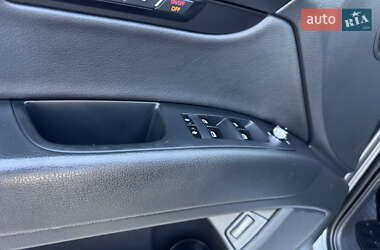 Позашляховик / Кросовер Audi Q7 2012 в 