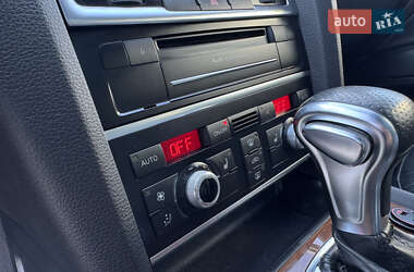 Позашляховик / Кросовер Audi Q7 2012 в 