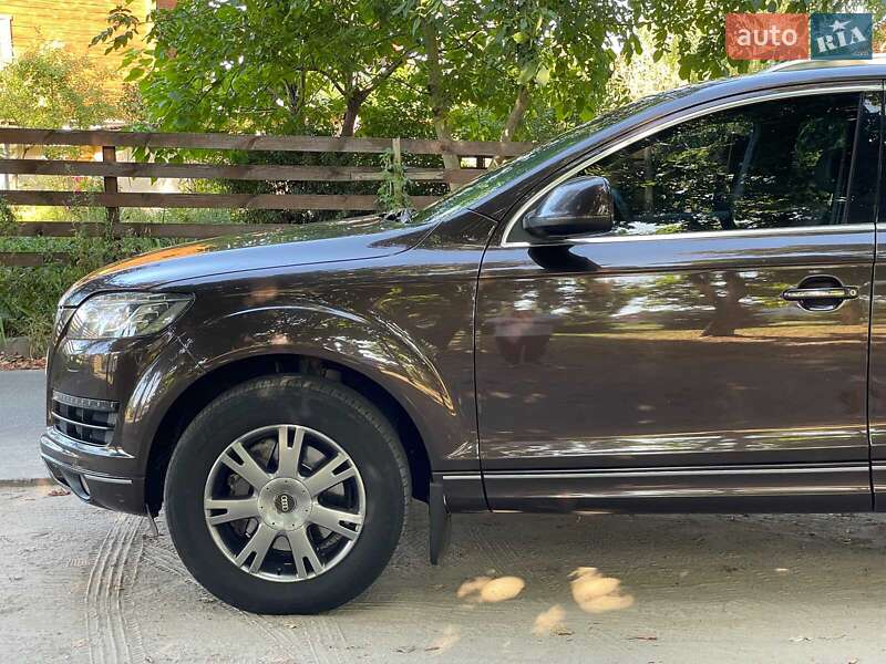 Позашляховик / Кросовер Audi Q7 2010 в Києві фото 16 Позашляховик / Кросовер Audi Q7 2010 в Києві