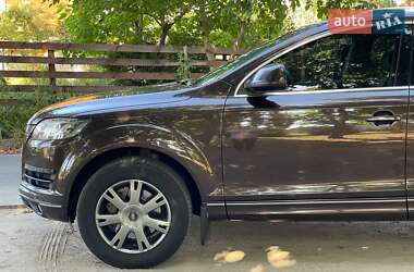 Внедорожник / Кроссовер Audi Q7 2010 в 