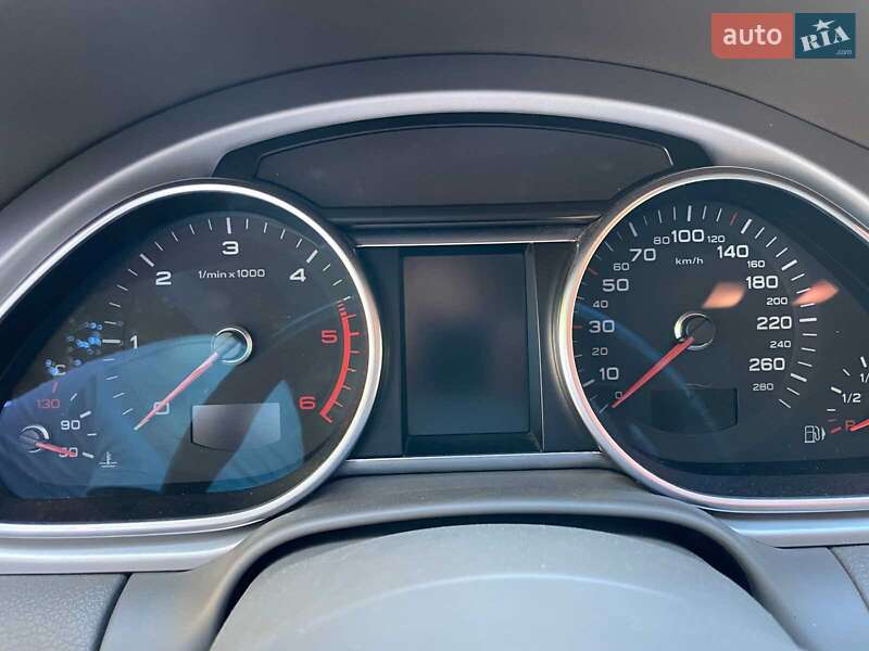 Позашляховик / Кросовер Audi Q7 2010 в Києві фото 31 Позашляховик / Кросовер Audi Q7 2010 в Києві