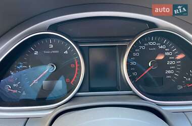 Внедорожник / Кроссовер Audi Q7 2010 в 