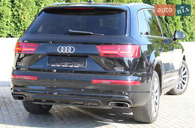 Внедорожник / Кроссовер Audi Q7 2017 в 