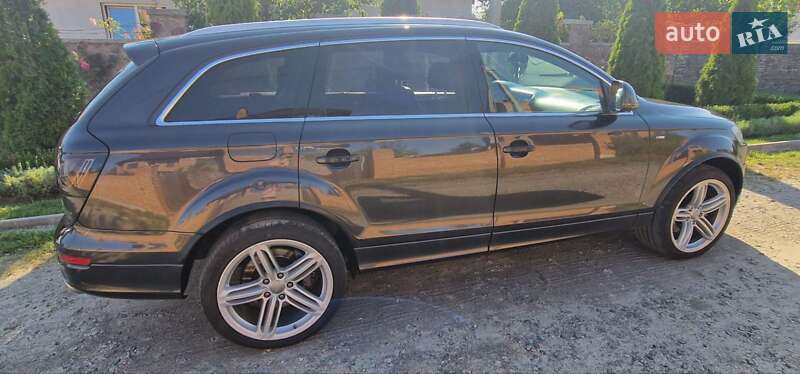 Позашляховик / Кросовер Audi Q7 2009 в Києві