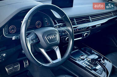 Внедорожник / Кроссовер Audi Q7 2017 в 