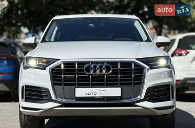 Позашляховик / Кросовер Audi Q7 2022 в 