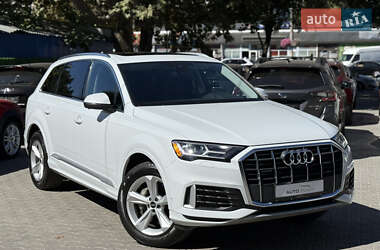 Позашляховик / Кросовер Audi Q7 2022 в 