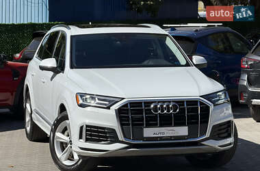 Позашляховик / Кросовер Audi Q7 2022 в 