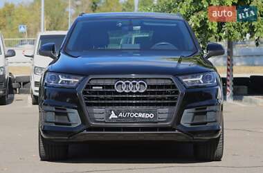 Позашляховик / Кросовер Audi Q7 2017 в 