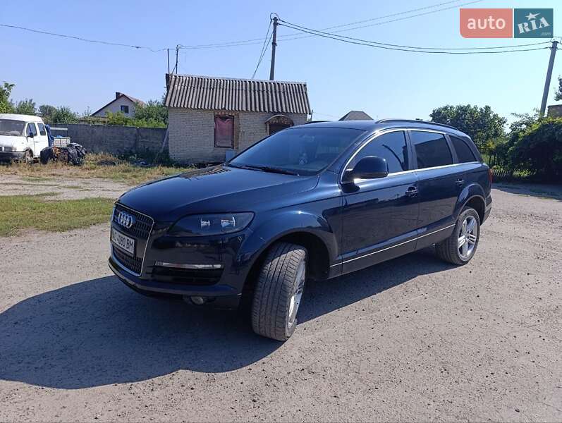 Внедорожник / Кроссовер Audi Q7 2007 в 
