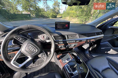 Внедорожник / Кроссовер Audi Q7 2018 в 