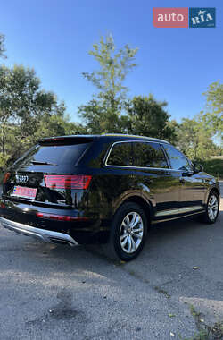 Внедорожник / Кроссовер Audi Q7 2018 в 