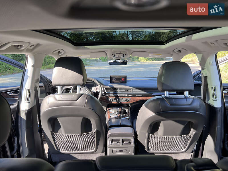 Позашляховик / Кросовер Audi Q7 2018 в Зміїві