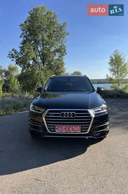 Внедорожник / Кроссовер Audi Q7 2018 в 