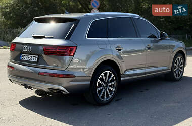 Позашляховик / Кросовер Audi Q7 2017 в 