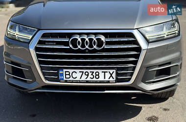 Позашляховик / Кросовер Audi Q7 2017 в 