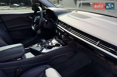 Позашляховик / Кросовер Audi Q7 2017 в 