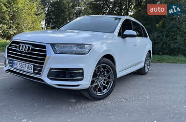 Позашляховик / Кросовер Audi Q7 2019 в 