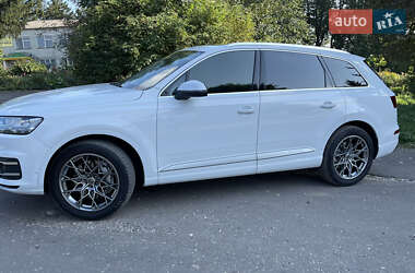 Позашляховик / Кросовер Audi Q7 2019 в 