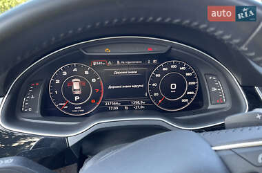 Позашляховик / Кросовер Audi Q7 2019 в 