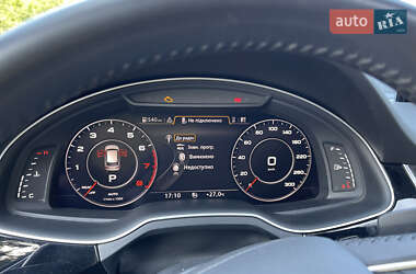 Позашляховик / Кросовер Audi Q7 2019 в 