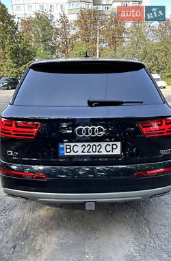 Позашляховик / Кросовер Audi Q7 2016 в 