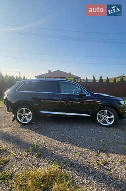 Внедорожник / Кроссовер Audi Q7 2019 в 