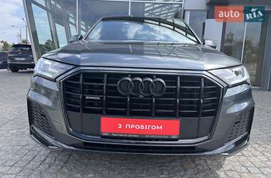 Позашляховик / Кросовер Audi Q7 2022 в 