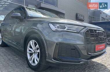Позашляховик / Кросовер Audi Q7 2022 в 