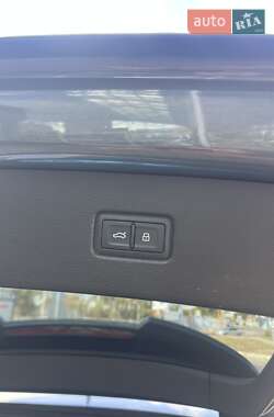 Позашляховик / Кросовер Audi Q7 2022 в 