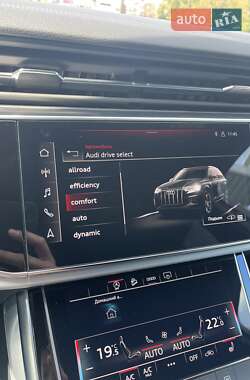 Позашляховик / Кросовер Audi Q7 2022 в 