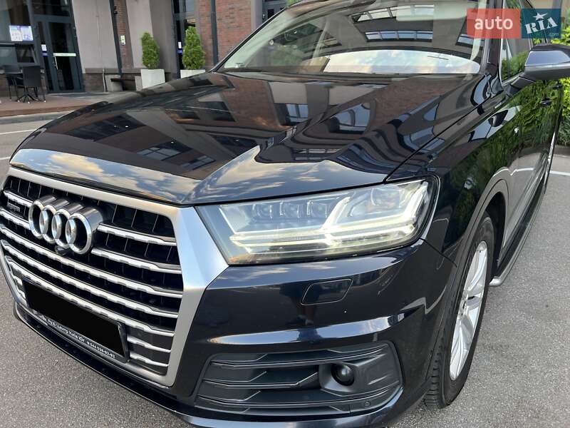Внедорожник / Кроссовер Audi Q7 2016 в Киеве