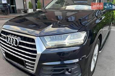 Позашляховик / Кросовер Audi Q7 2016 в 