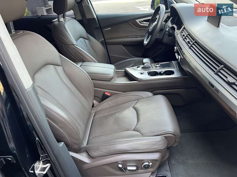 Внедорожник / Кроссовер Audi Q7 2016 в Киеве