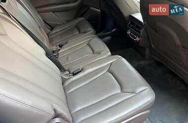 Позашляховик / Кросовер Audi Q7 2016 в 