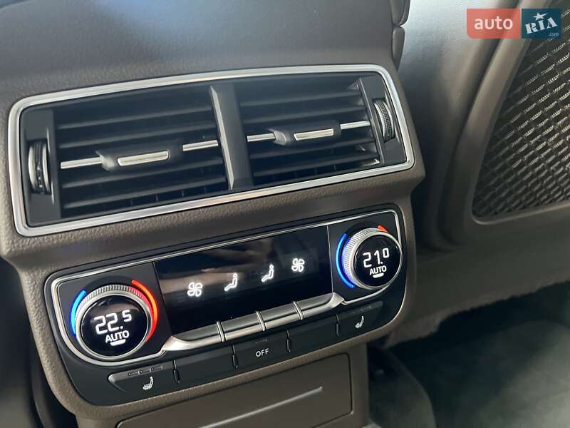 Внедорожник / Кроссовер Audi Q7 2016 в Киеве