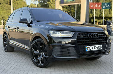 Внедорожник / Кроссовер Audi Q7 2015 в 