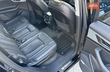 Внедорожник / Кроссовер Audi Q7 2015 в 