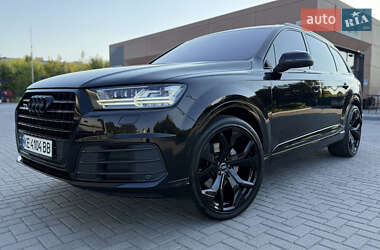 Внедорожник / Кроссовер Audi Q7 2015 в 