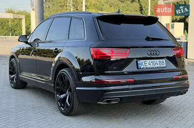 Внедорожник / Кроссовер Audi Q7 2015 в 