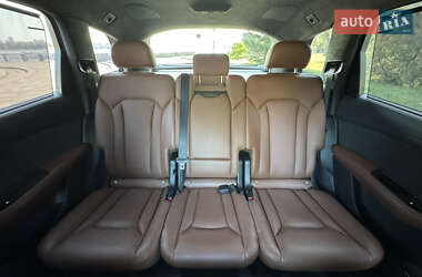 Позашляховик / Кросовер Audi Q7 2020 в 