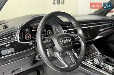 Позашляховик / Кросовер Audi Q7 2021 в 