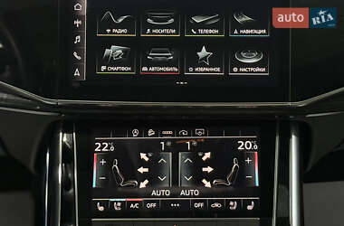 Позашляховик / Кросовер Audi Q7 2021 в 