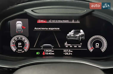 Позашляховик / Кросовер Audi Q7 2021 в 